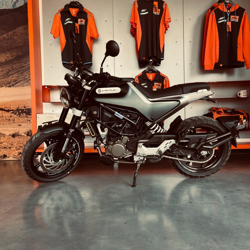 Imagen 12 de 19 de Svartpilen 200 Abs Husqvarna 0km 2023 Solo Dni Tna 0% $