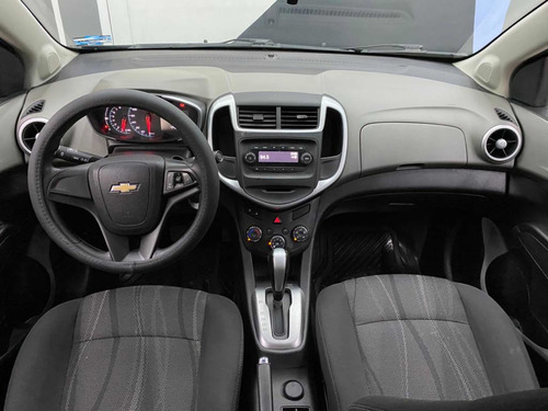 Imagen 6 de 15 de Chevrolet Sonic 2017 1.6 Lt At