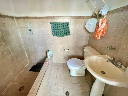 Casa En Venta En El Oeste De Barquisimeto Cod: 25-16698 Jpg