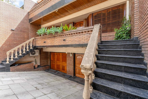 Venta Triplex 7 Amb Pileta/jardin/cocheras