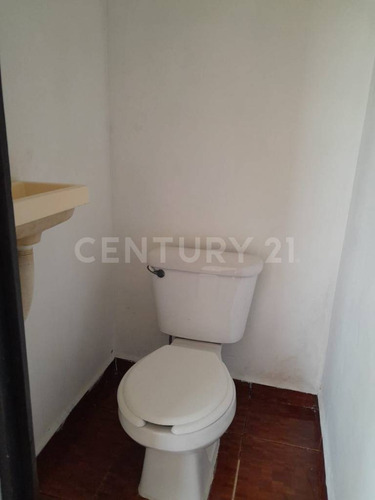 Local Comercial En Vebnta En Camino Real En Guadalupe