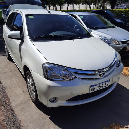 Imagen 2 de 5 de Toyota Etios 2017 1.5 Xls
