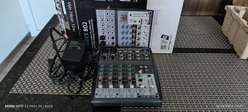 Consola Mezcladora Behringer Xenyx 802 8 Canales 2 Buses (Usado)