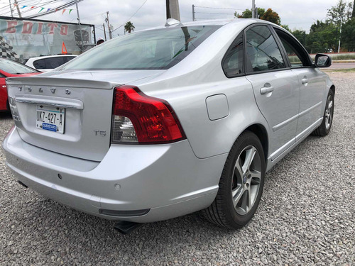 Imagen 4 de 9 de Volvo S40 2012 2.5 T5 Inspirion Geartronic R Desing At
