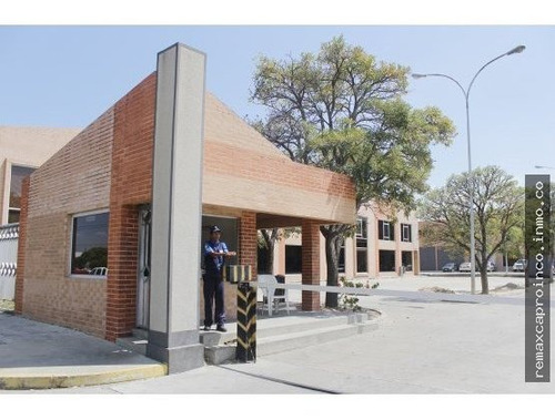 Imagen 2 de 12 de En Venta Oficina Zona Industrial