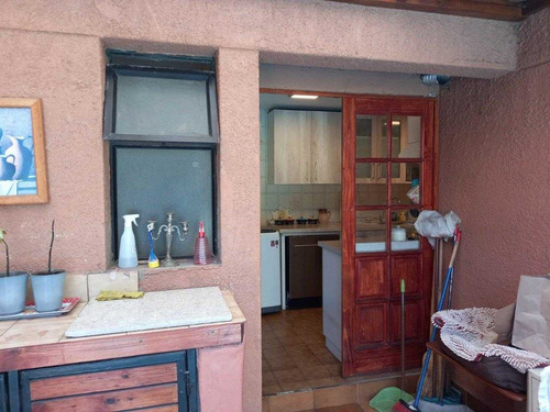 Imagen 10 de 24 de Casa Muy Bien Distribuída,sector Tranquilo Áreas Verdes