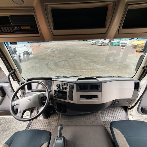 Imagem 10 de 14 de Caminhão Bitruck 8x2 Volvo Automatico Ishift Vm 330 Rs