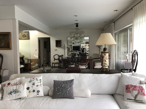 Excelente, Práctica Y Funcional Casa En Venta En Las Glorietas