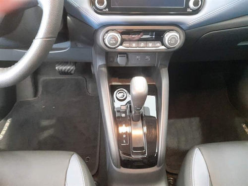 Nissan Versa 1.6 16V FLEX EXCLUSIVE XTRONIC