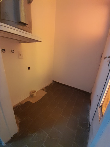 Casa En Barrio Semi Privado,3 Dormitorios,cocina,comedor Bañ