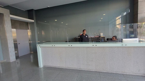 Oficina En El Mejor Sector / Límite Reñaca Y Concon