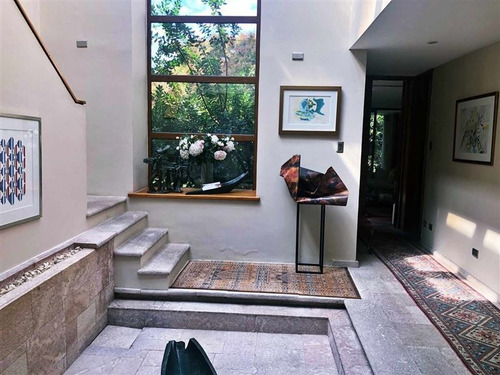 Casa En Venta De 5 Dorm. En Lo Barnechea