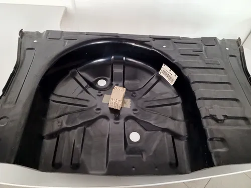 Piso De Maleta Yaris 2000/2002