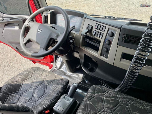Imagem 8 de 15 de Volvo Vm 330 8x2 R