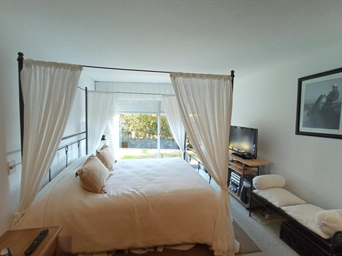 Imagen 15 de 30 de Venta Apartamento 3 Dormitorios En Suite Mas Dependencia Vista Al Mar Punta Del Este