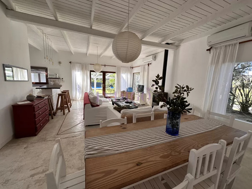 Casa Venta En Montoya, 5 Ambientes.