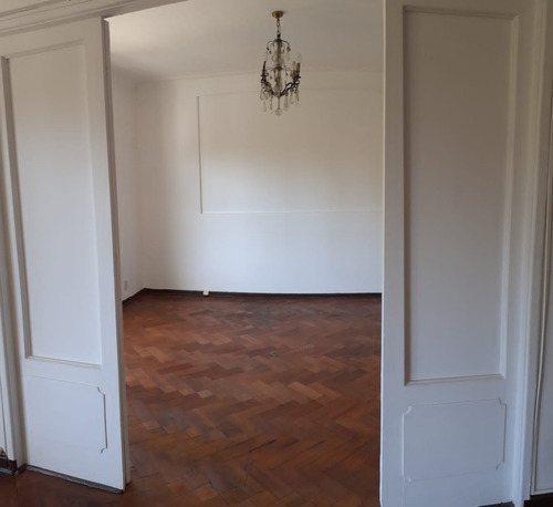 Vendo Antiguo Dpto. 142 Metros, Frente A Cerro Santa Lucia