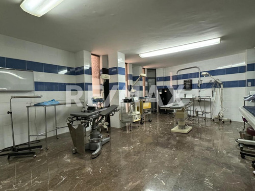 Clinica/hospital En Renta En Av. Lomas Verdes