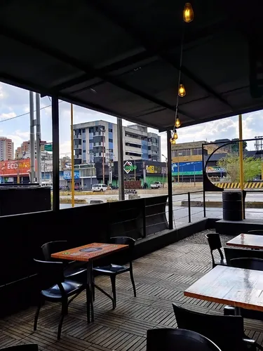 Leandro Araque Inzitu Realtors Vende Negocio De Parrilla En Av. Bolivar Inversionista!! Se Vende Fondo De Comercio A Pie De Calle