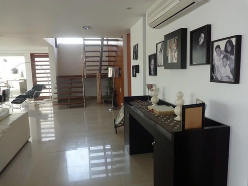 Imagen 2 de 26 de Espectacular Casa En Venta En Santa Elena, Totalmente Remodelada, Piso De Porcelanato, Diferentes Ambientes Y Espacios, Areas Recreativas Y Verdes, Inf. 0424-5337900, Cod. 22-17104, Nds 25