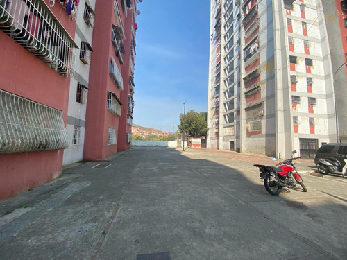 Venta De Apartamento En Caricuao Ud-4, 66,11mts2.