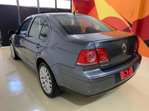 Volkswagen Bora 1.8 Highline T 180cv 2010