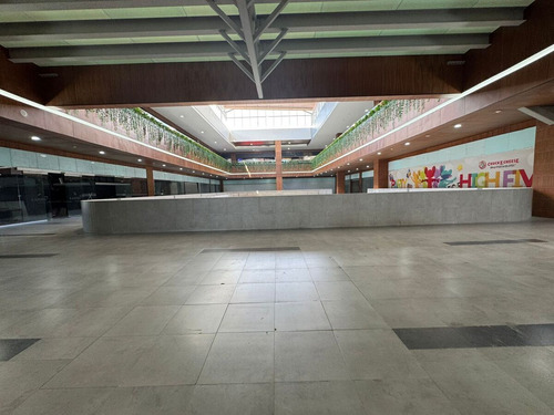 Local Comercial En Renta En Bosque Esmeralda