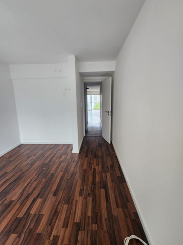 Imagen 10 de 16 de Alquiler Cordon 1 Dormitorio, Piso Alto, 2 Terrazas, Al Frente