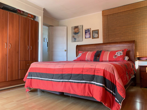 Espaciosa Casa En Venta De 4 Dormitorios