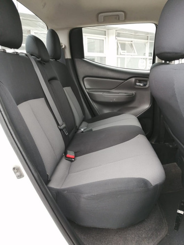 Imagen 11 de 15 de Mitsubishi L200 2018