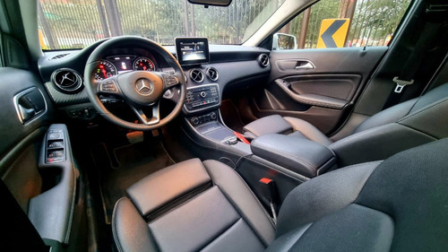 Mercedes-Benz Clase GLA 1.6 200 Cgi Sport At
