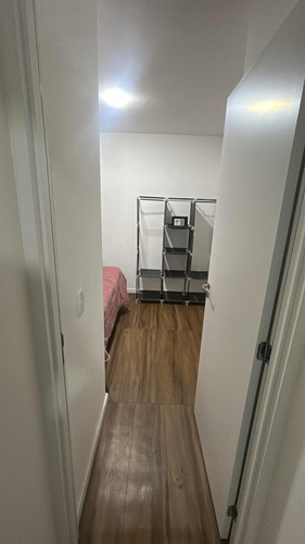 Apartamento 2 Quartos 1 Banheiro E Varanda