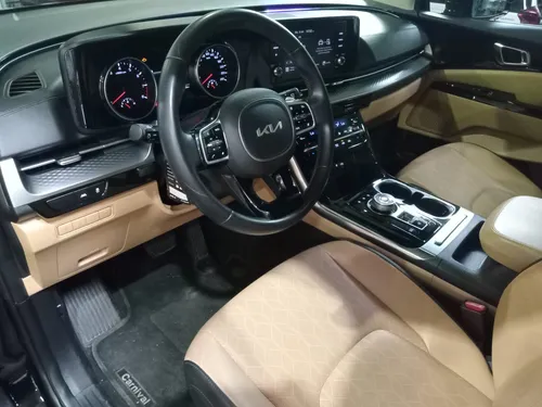 Kia Carnival Zenith At 3.5 4x2