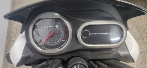 Bajaj V15