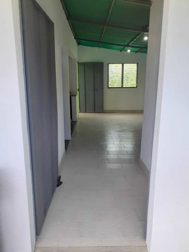 Imagen 13 de 15 de Casa En Venta. Barquisimeto Centro. Carrera 33.