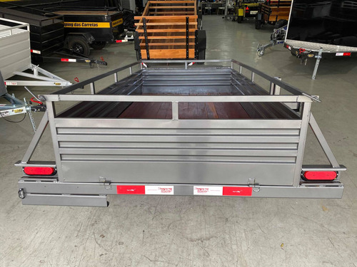 Carretinha Fazendinha 2.50 X 1.25 X 0.40 Com Bau - Cap 700kg