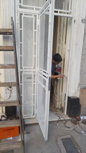 Herreria En Gral Automatización De Portones Y Reparaciones