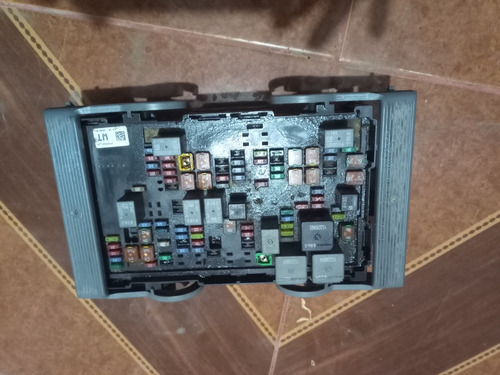 Caja Fusibles Chevrolet Tahoe 2009 5.3 (Usado)