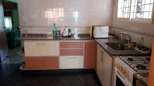 Imagen 4 de 23 de Casa Ideal 2 Familias O Subdivisión En 3 Ph Independientes.