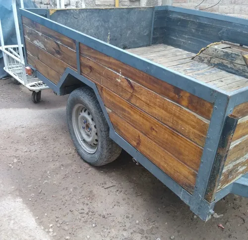 Carro De Remolque, Chasis De Metal Y Estructura De Madera