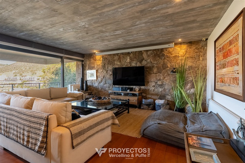 Casa En Venta De 8 Dorm. En Lo Barnechea