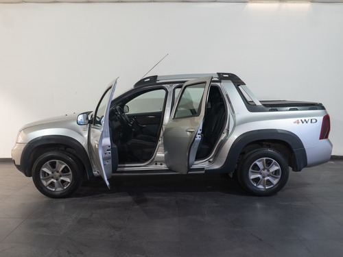 Renault Duster Oroch 2.0 Outsider Plus