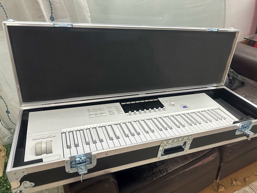 Komplete Kontrol S61 (+ Case) Retrospective Limited Edition (Usado)