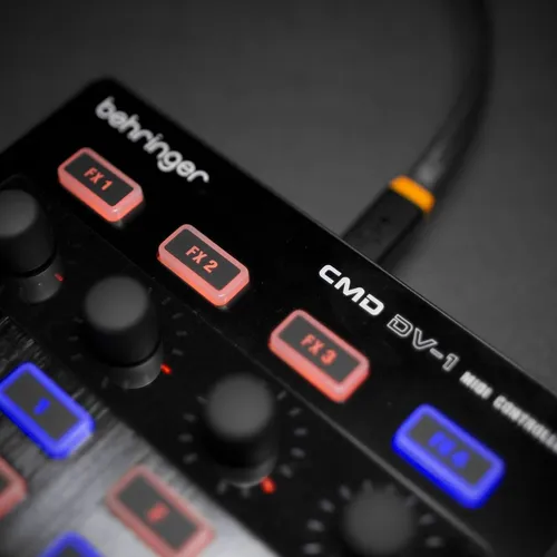 Controlador Midi Dj Behringer Cmd Dv-1 Usb Plug And Play