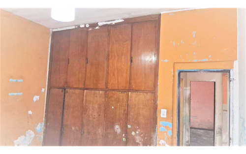Casa En Venta - 2 Dormitorios 1 Baño - 153mts2 - Morón