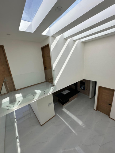 Casa En Venta En Del Roble Residencial En Av. Parque Chapultepec, Slp