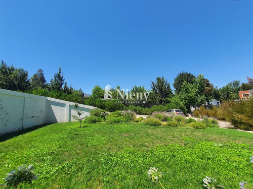 Casa En Venta De 6 Dorm. En Machalí, Condominio Doña Matilde