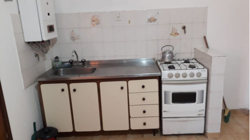 Imagen 5 de 9 de Alquiler Sobre Calle 2 Entre 82 Y 83 Dtos De 2 Ambientes Con Tv Led Wifi Ventiladores