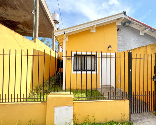 Venta Casa 2 Ambientes Jardín Parrilla Turdera