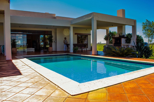 Casa De 4 Ambientes En Santa Elena Country & Marina Club